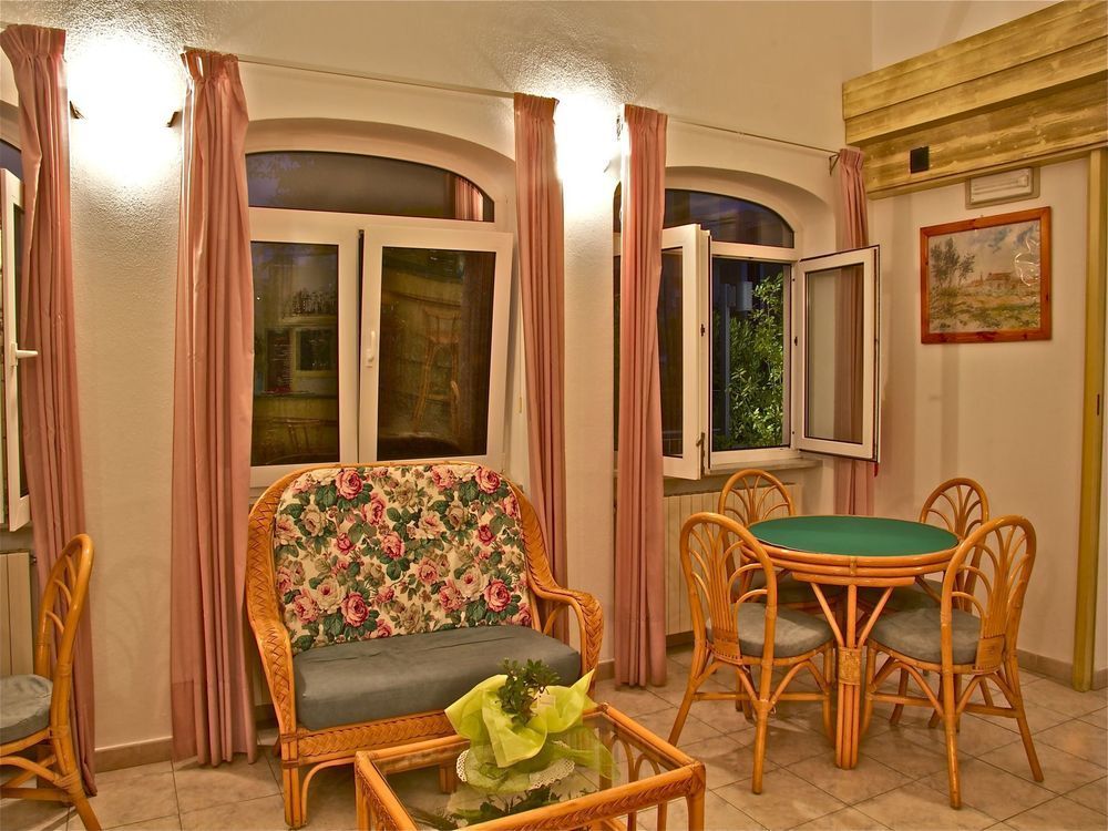 Hotel Vittoria Ischia Exteriör bild